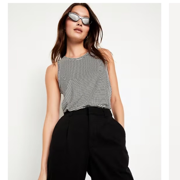 NWT Old Navy Women’s Luxe Black and White Stripes Sleeveless Tank Top - Size SP - Picture 3 of 9